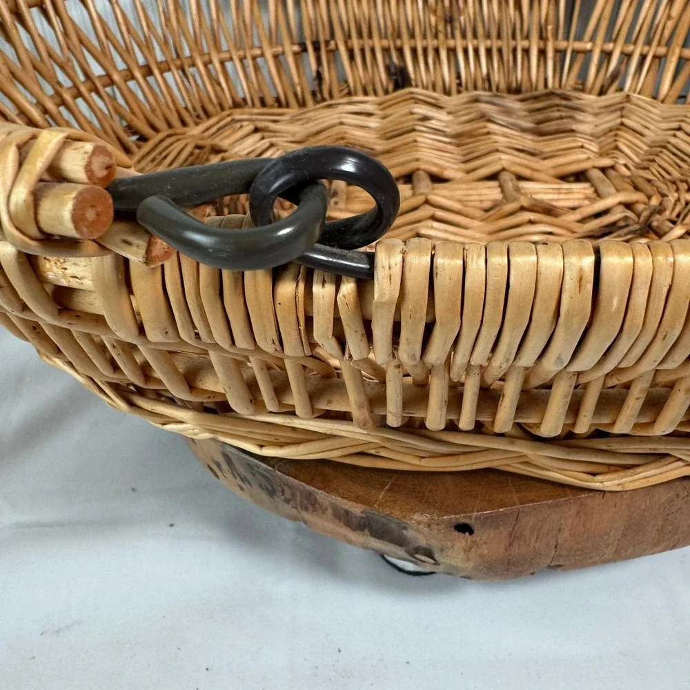 Vintage Oval Wicker Basket with Folding Handles‎ Natural Tan Farmhouse Decor